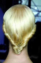 женская стрижка шапочкой на длиннык волос